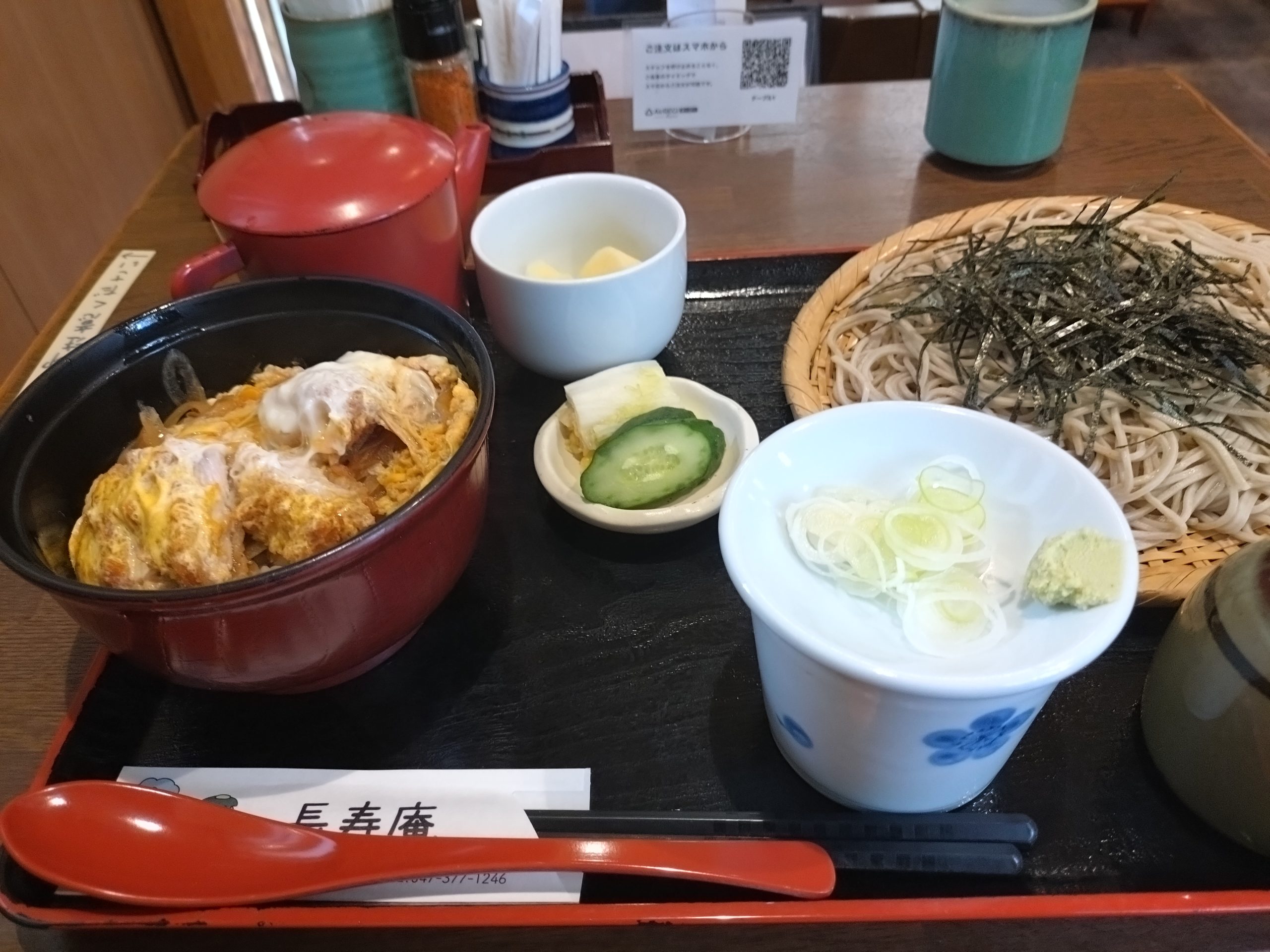 ざるそばとちょこっとカツ丼のセット