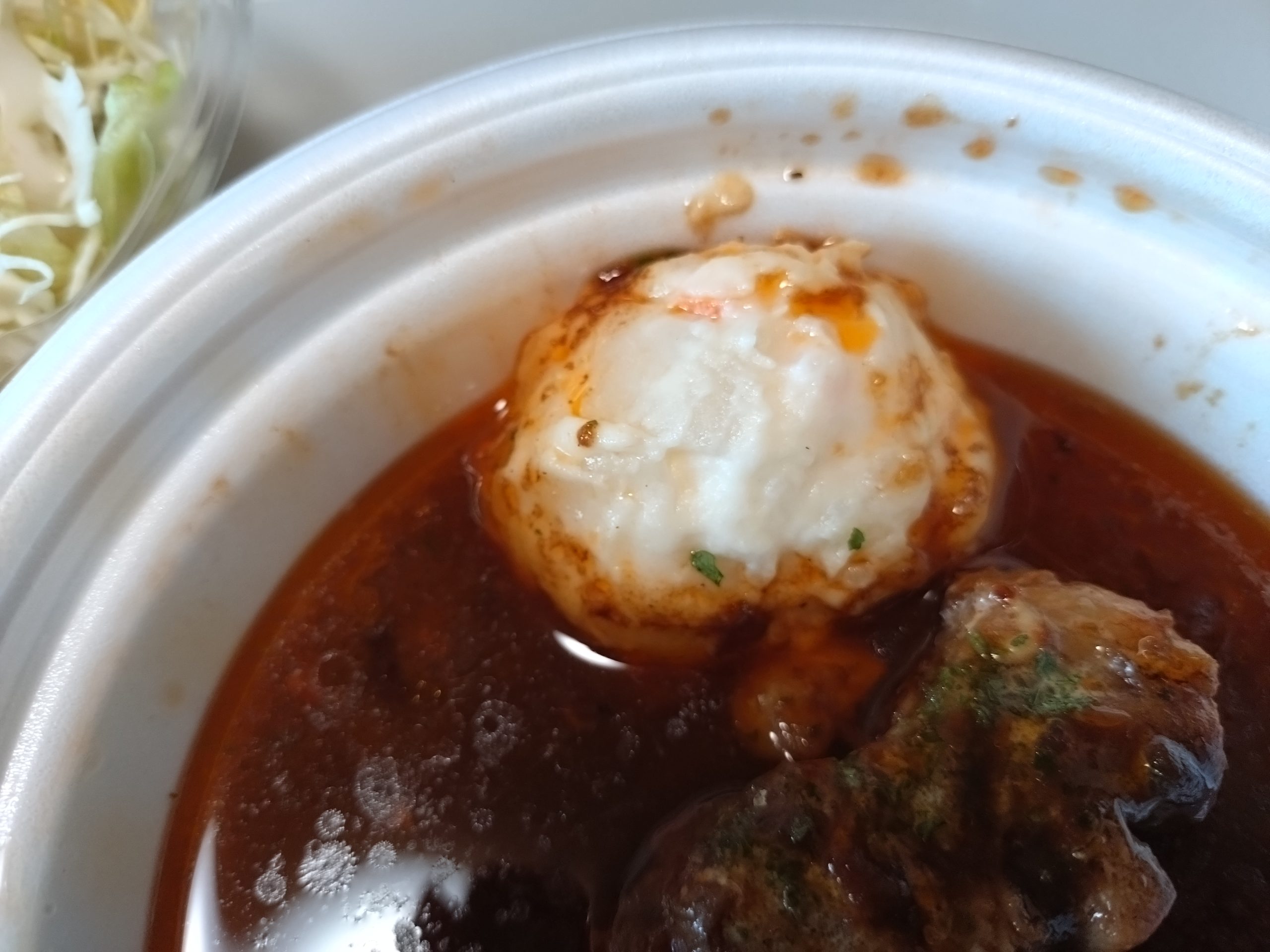 松屋 サラダ(テイクアウト) 松屋のサラダとフレンチドレッシング(テイクアウト)