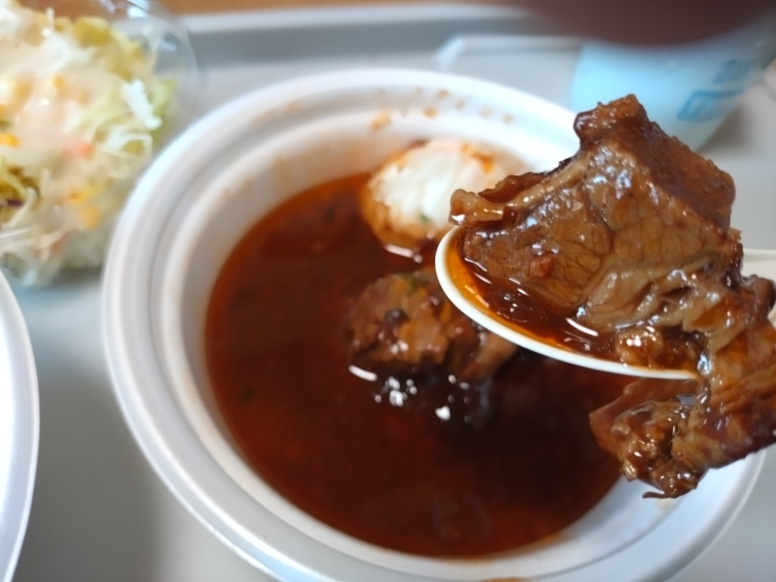 煮込みビーフシチューハンバーグ:牛肉 煮込みビーフシチューハンバーグに入っていた牛肉