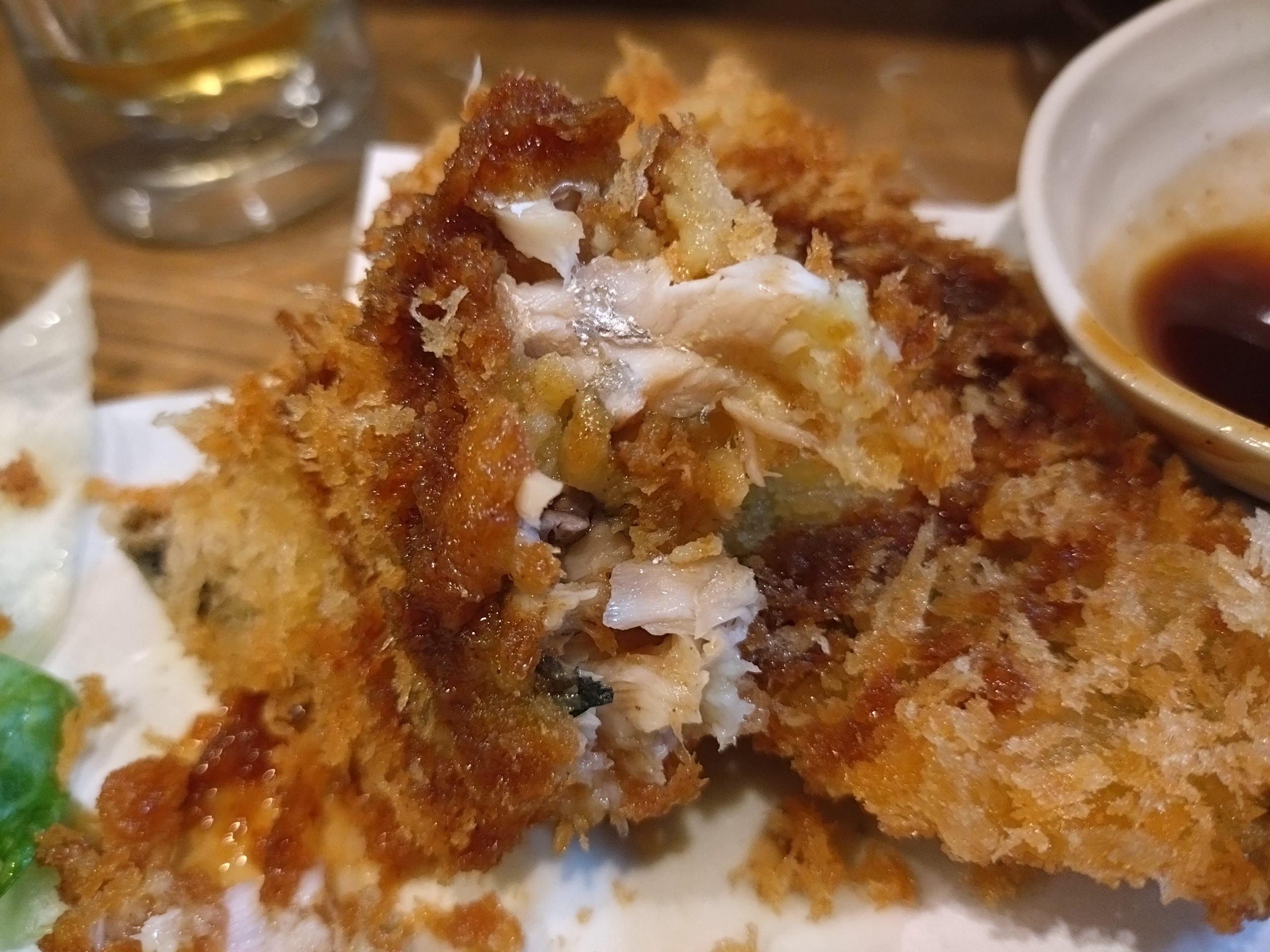 自慢の生あじフライの断面