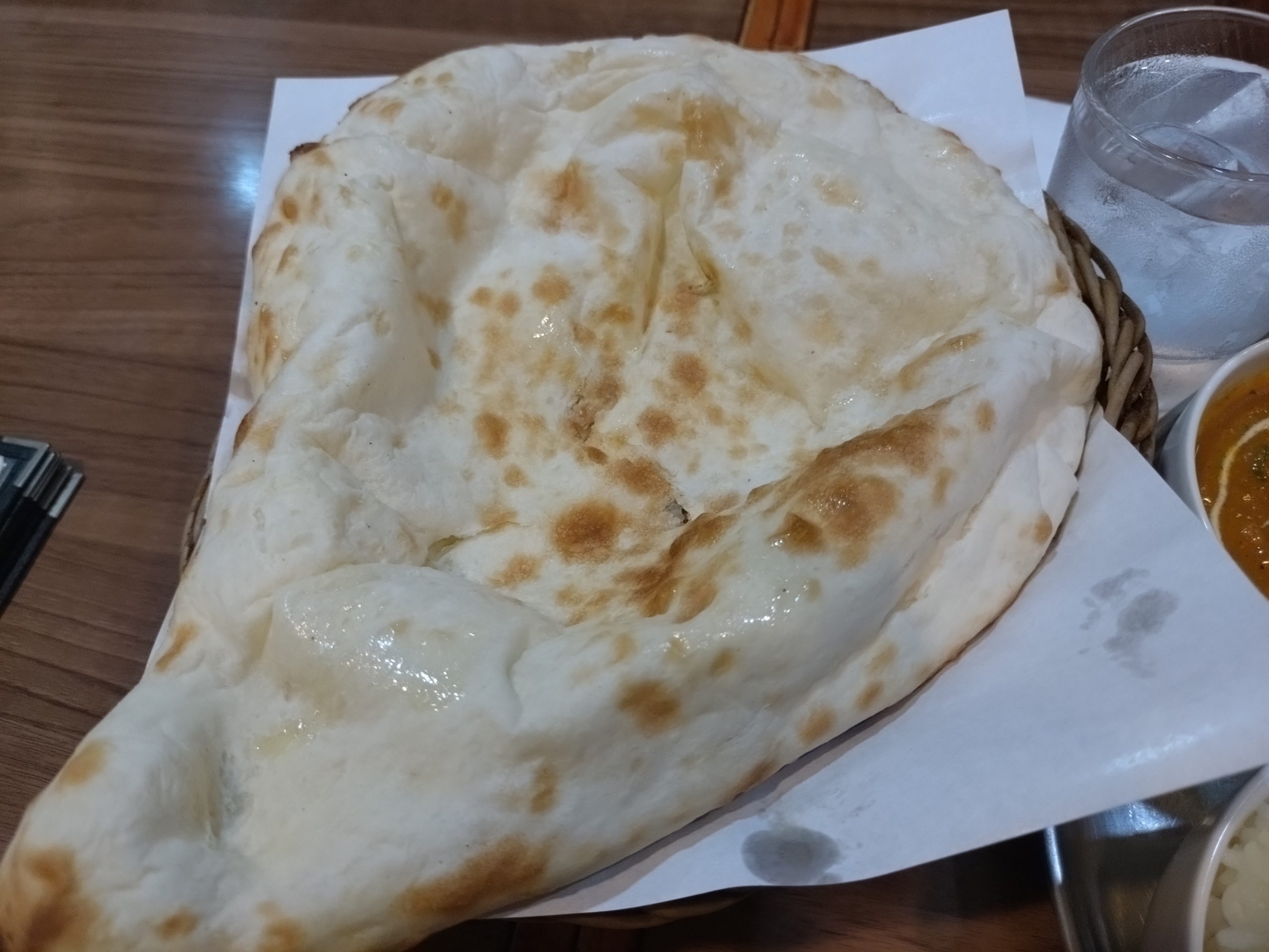 バスケットより大きいナン