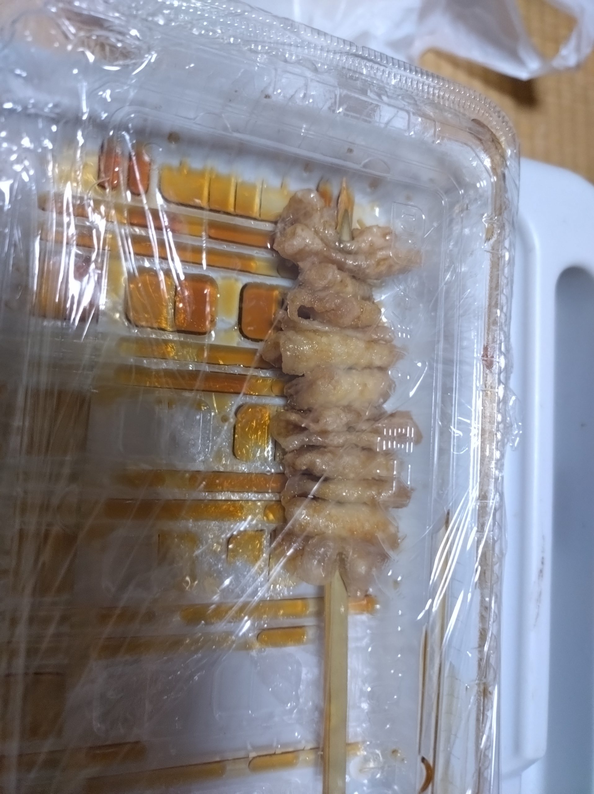 無限トリ皮串タレ（配達直後・フタあり）