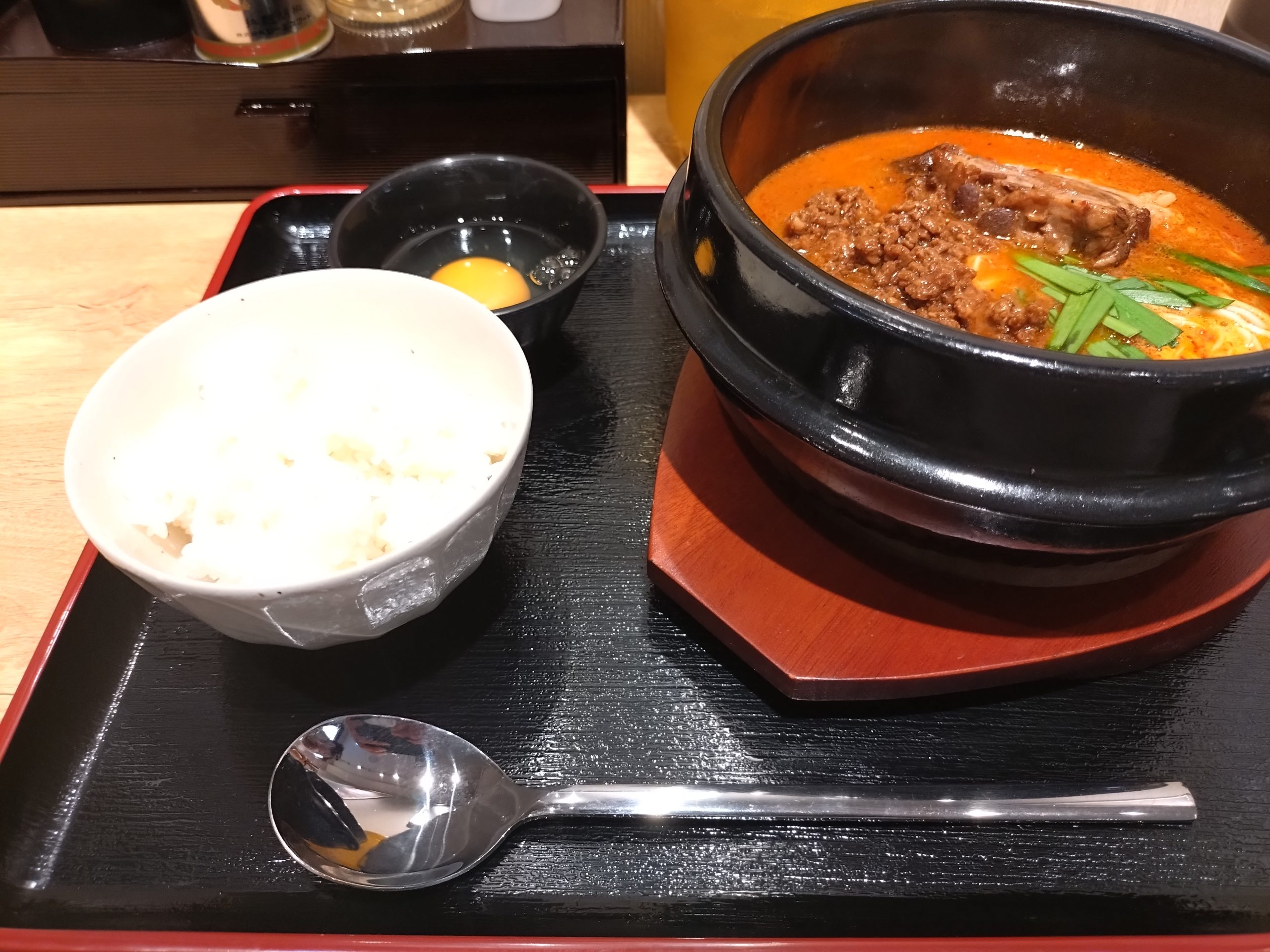 肉味噌旨辛麺 〆ご飯付き