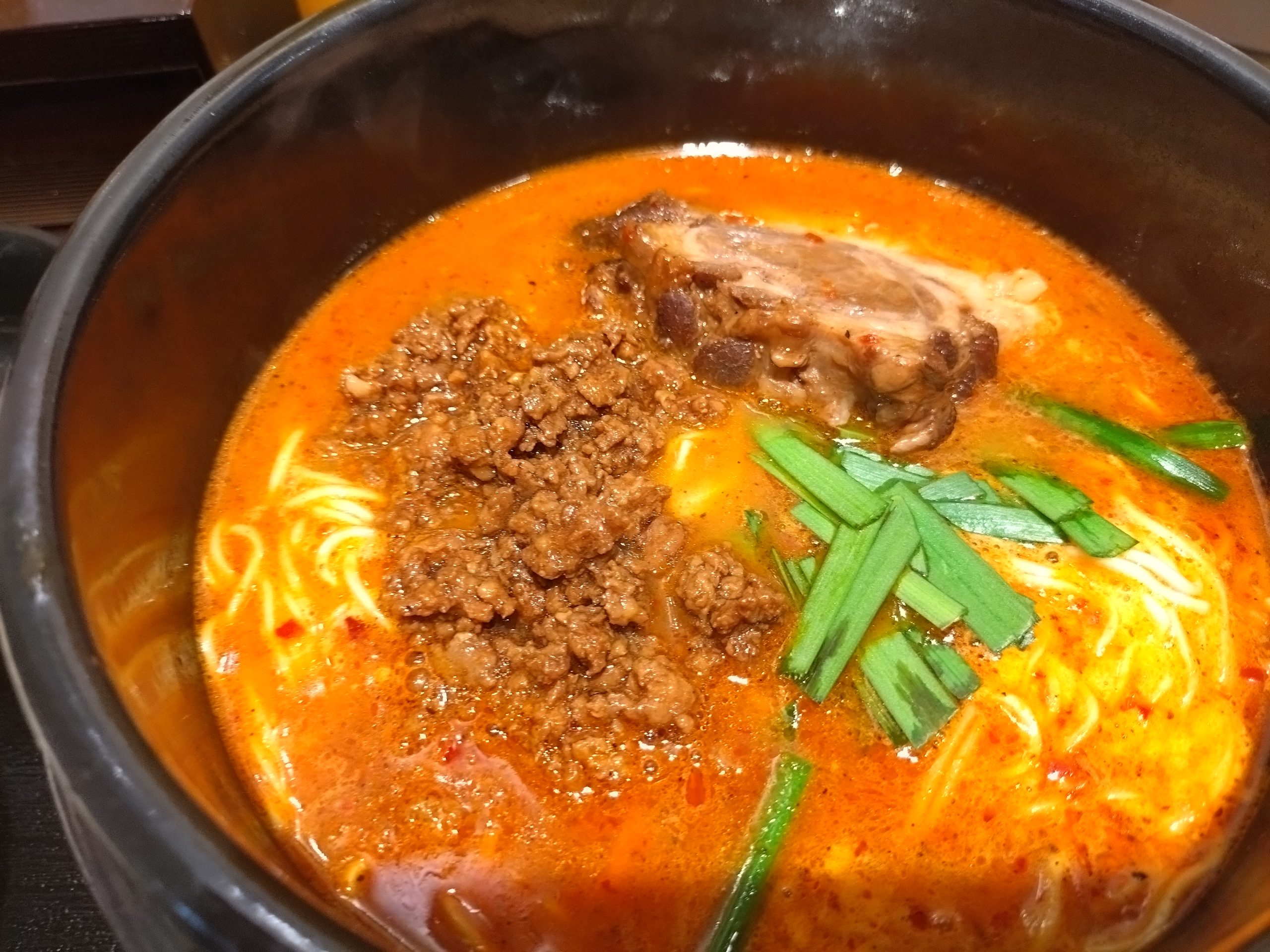 肉味噌旨辛麺 上から