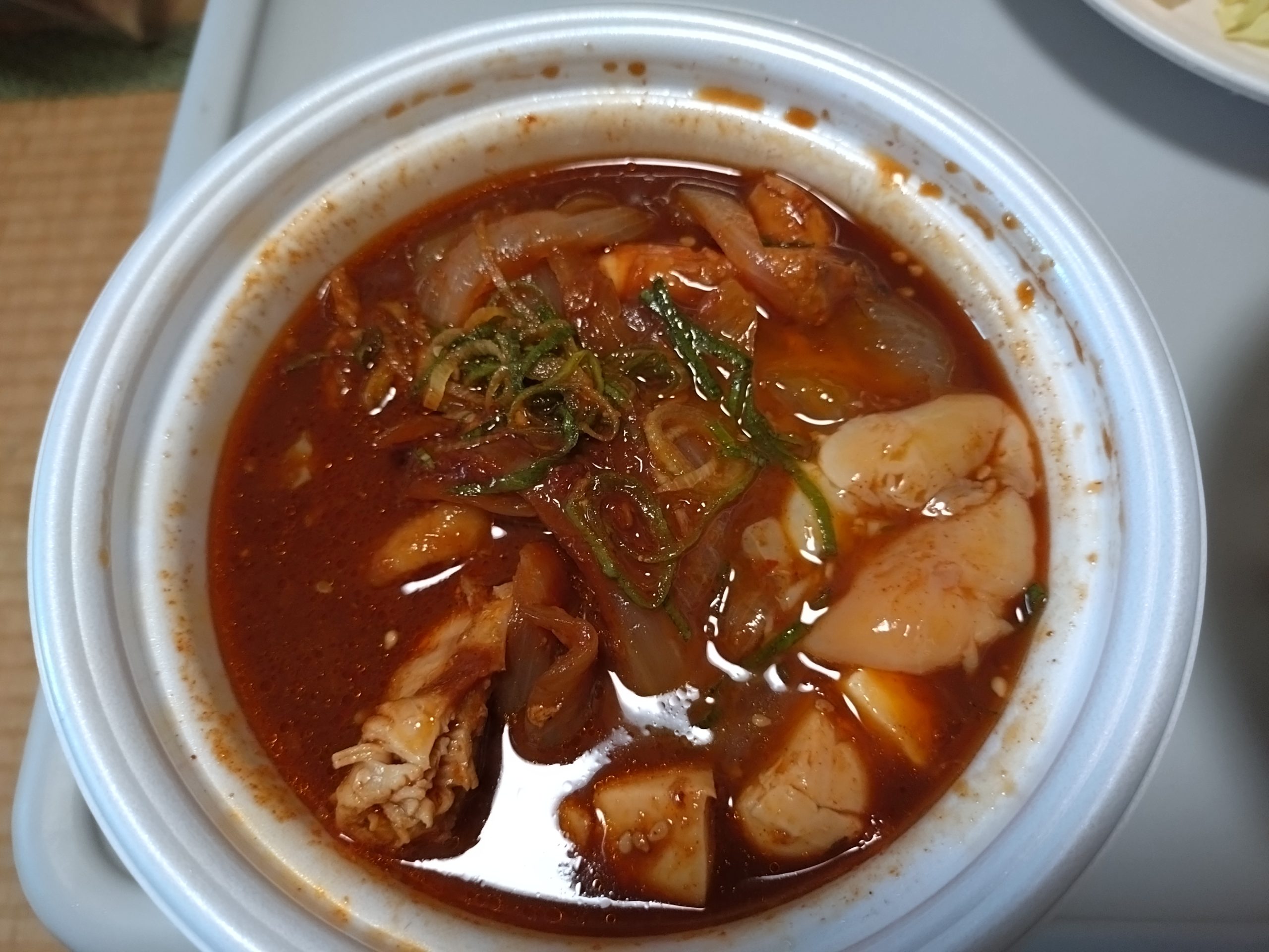 松屋 鶏のどて煮風鍋 フタを開けた直後の全景