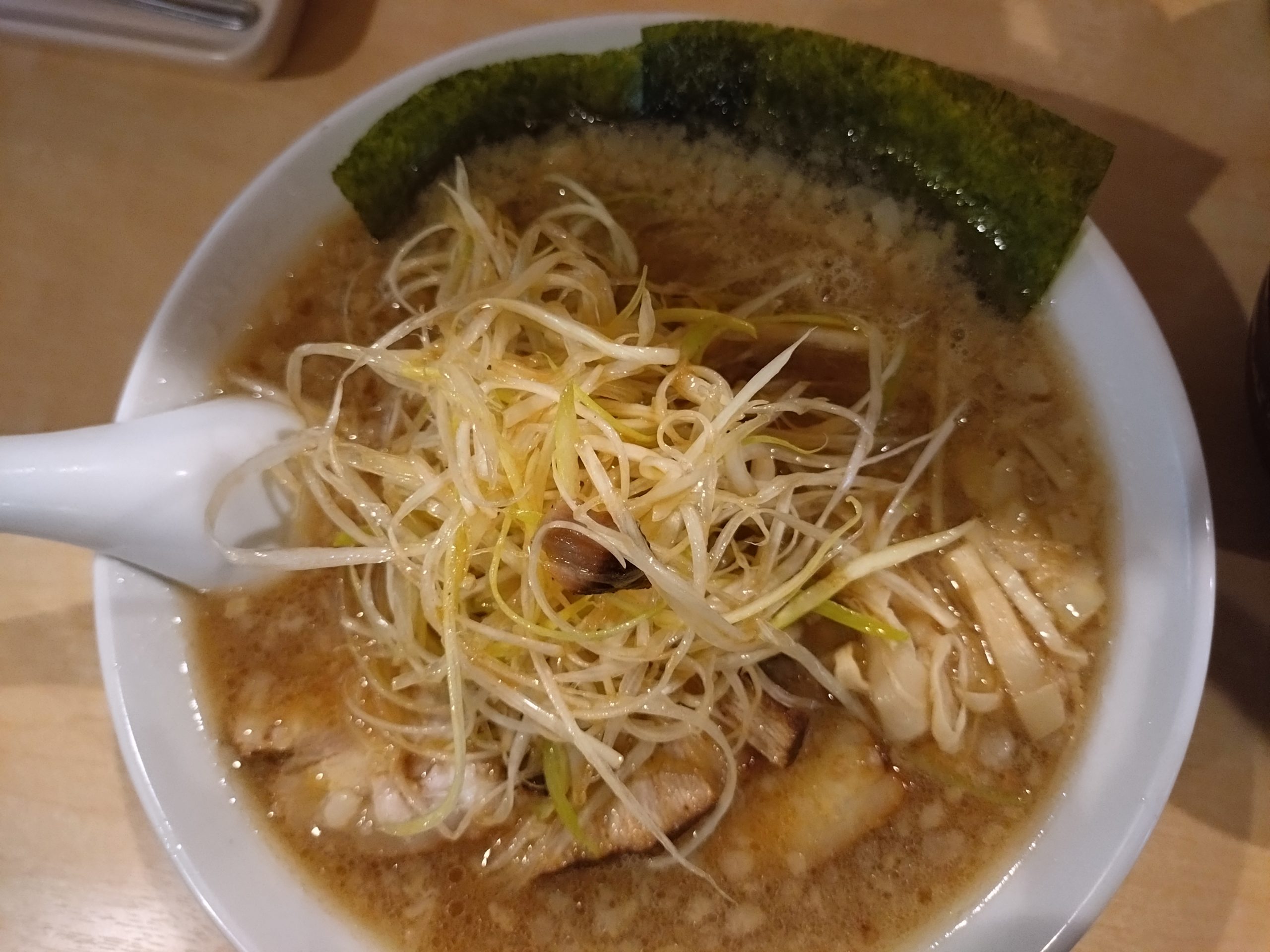 ネギラーメン真上 ネギラーメン真上
