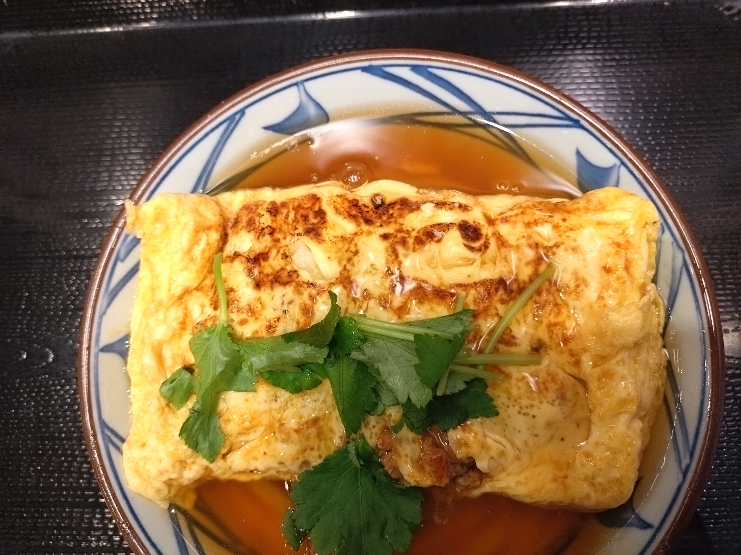 玉子好きのための肉づつみうどん 真上から撮影