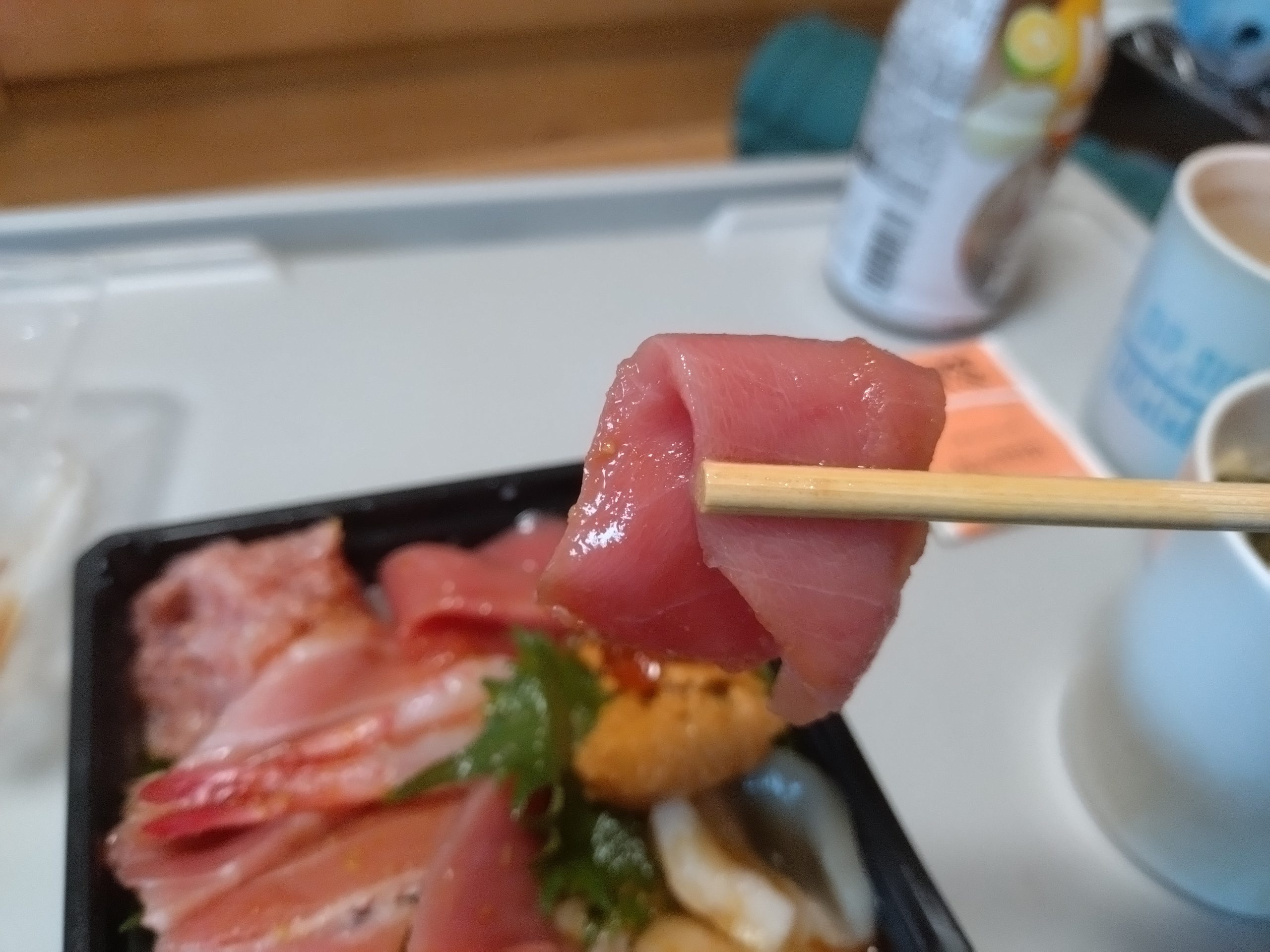 豪華本鮪三昧丼弁当 赤身マグロ