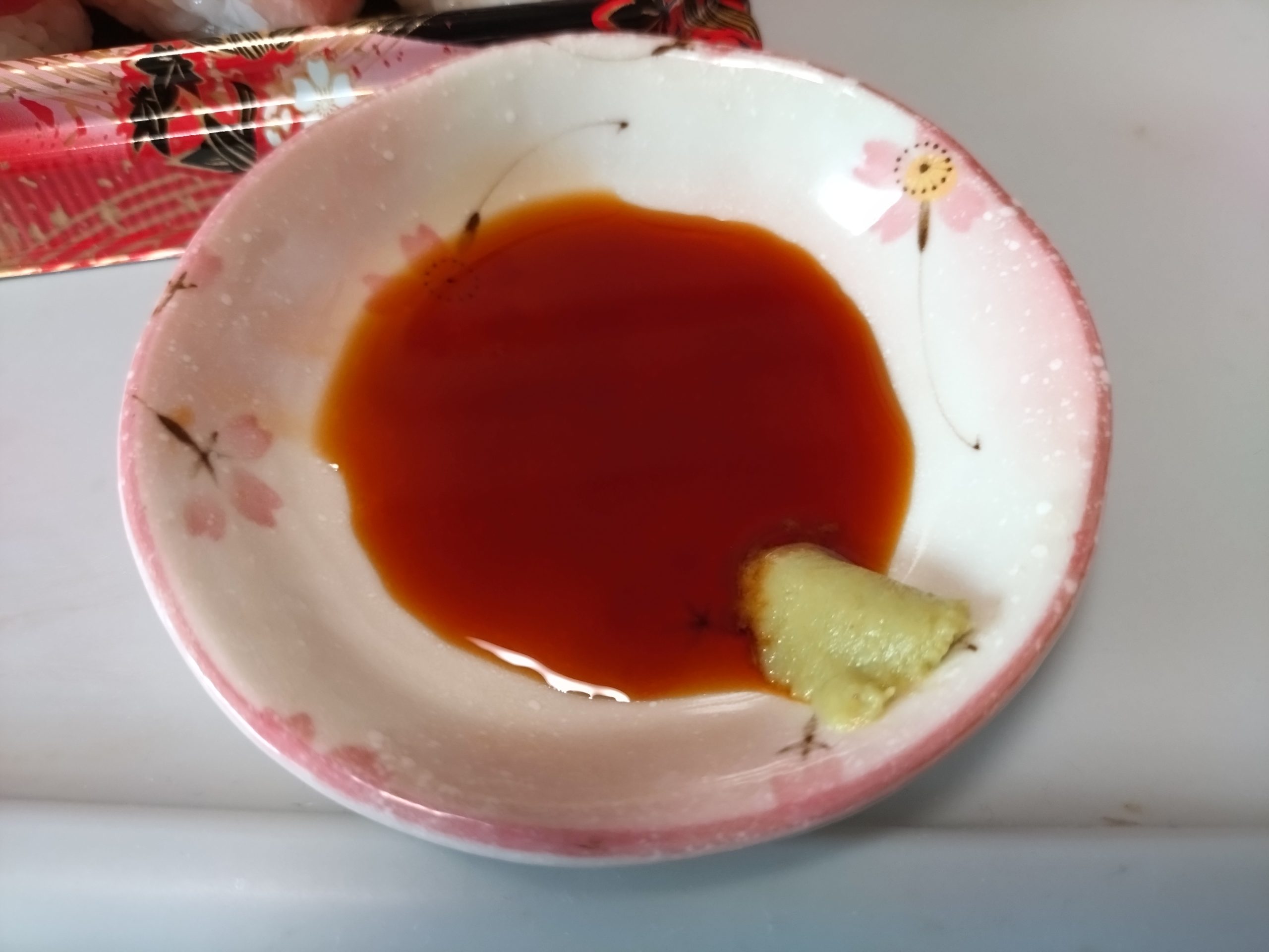 すし松の特上本鮪づくしに付いていた醤油とわさび