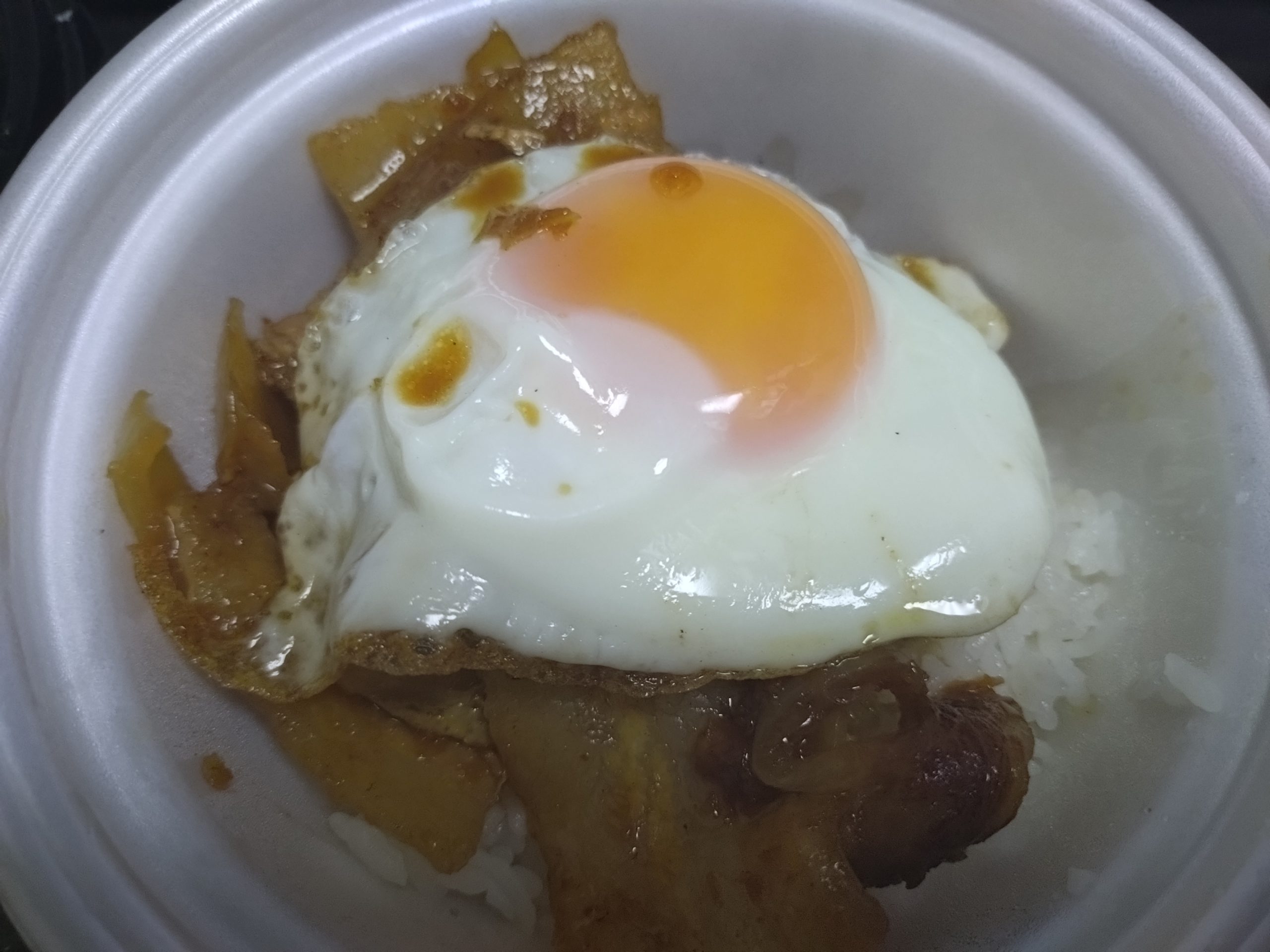 豚カルビのアップ バター醤油の照り