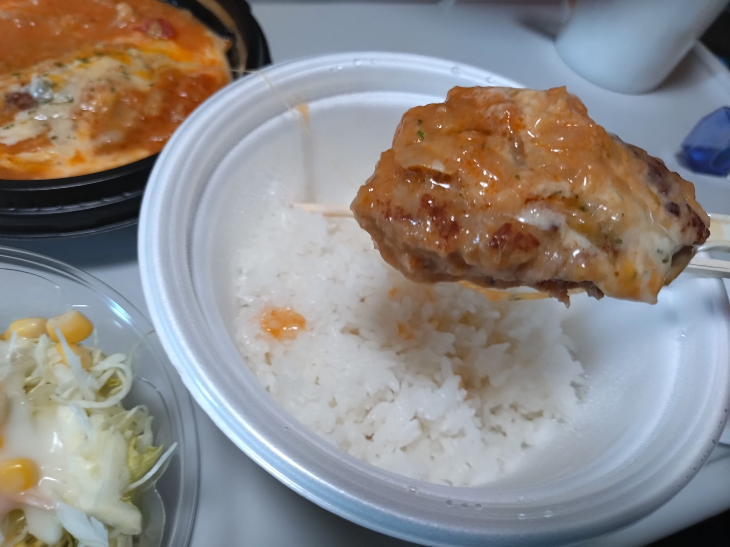 ハンバーグ 箸上げ チーズソース ハンバーグの箸上げ チーズとソース