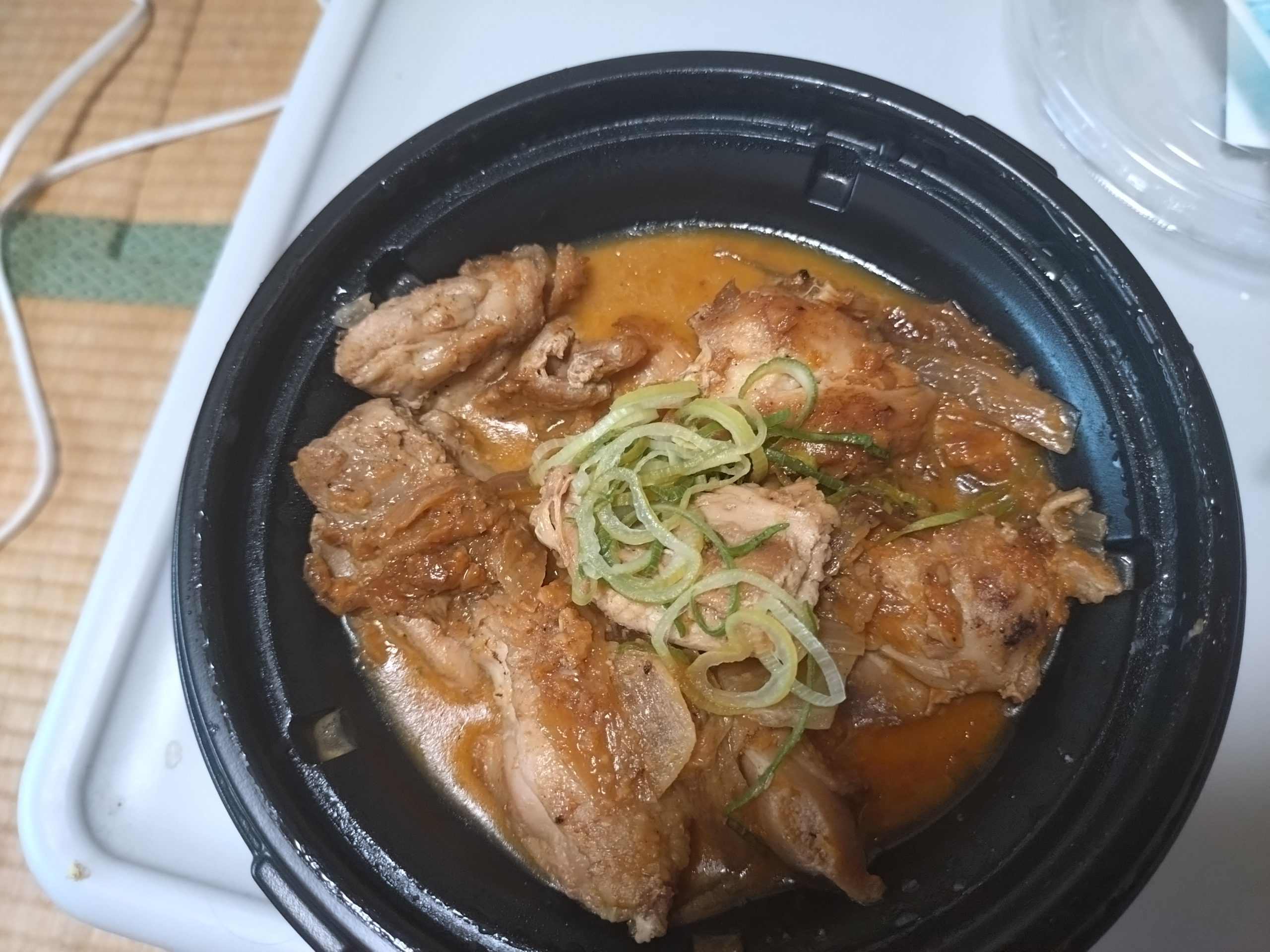 鶏のバター醤油炒め定食 メインおかず全体 松屋 鶏のバター醤油炒め定食のメインおかず全体 タレが多く濃そうな見た目