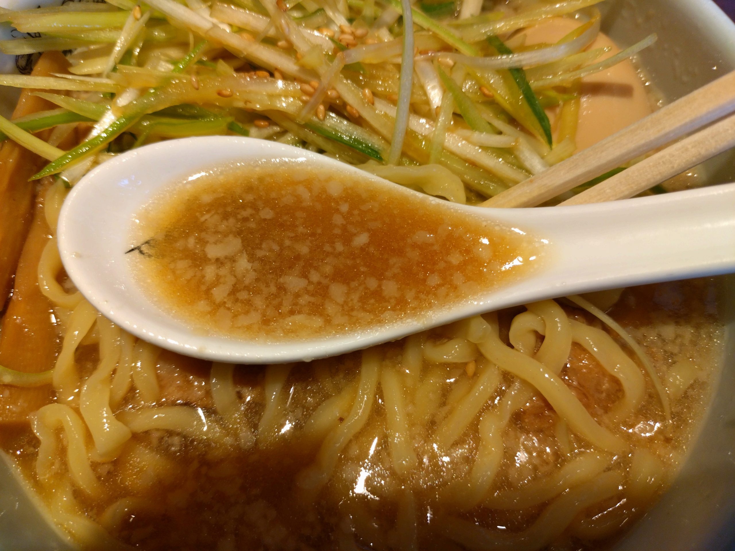 二九八家いわせ 背脂スープ 二九八家いわせの背脂スープ