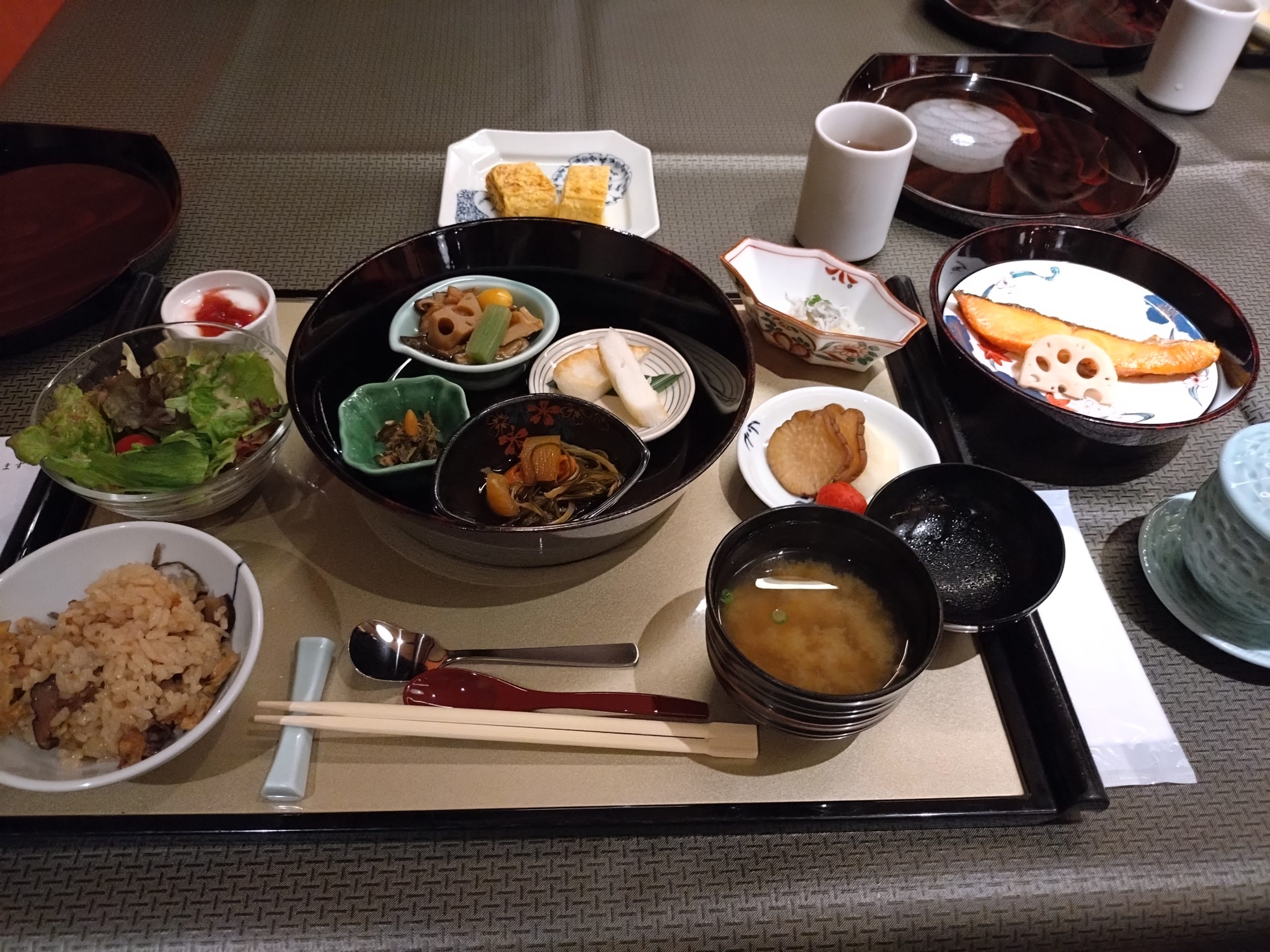小松館好風亭 朝食の内容 小松館好風亭の朝食全体の様子