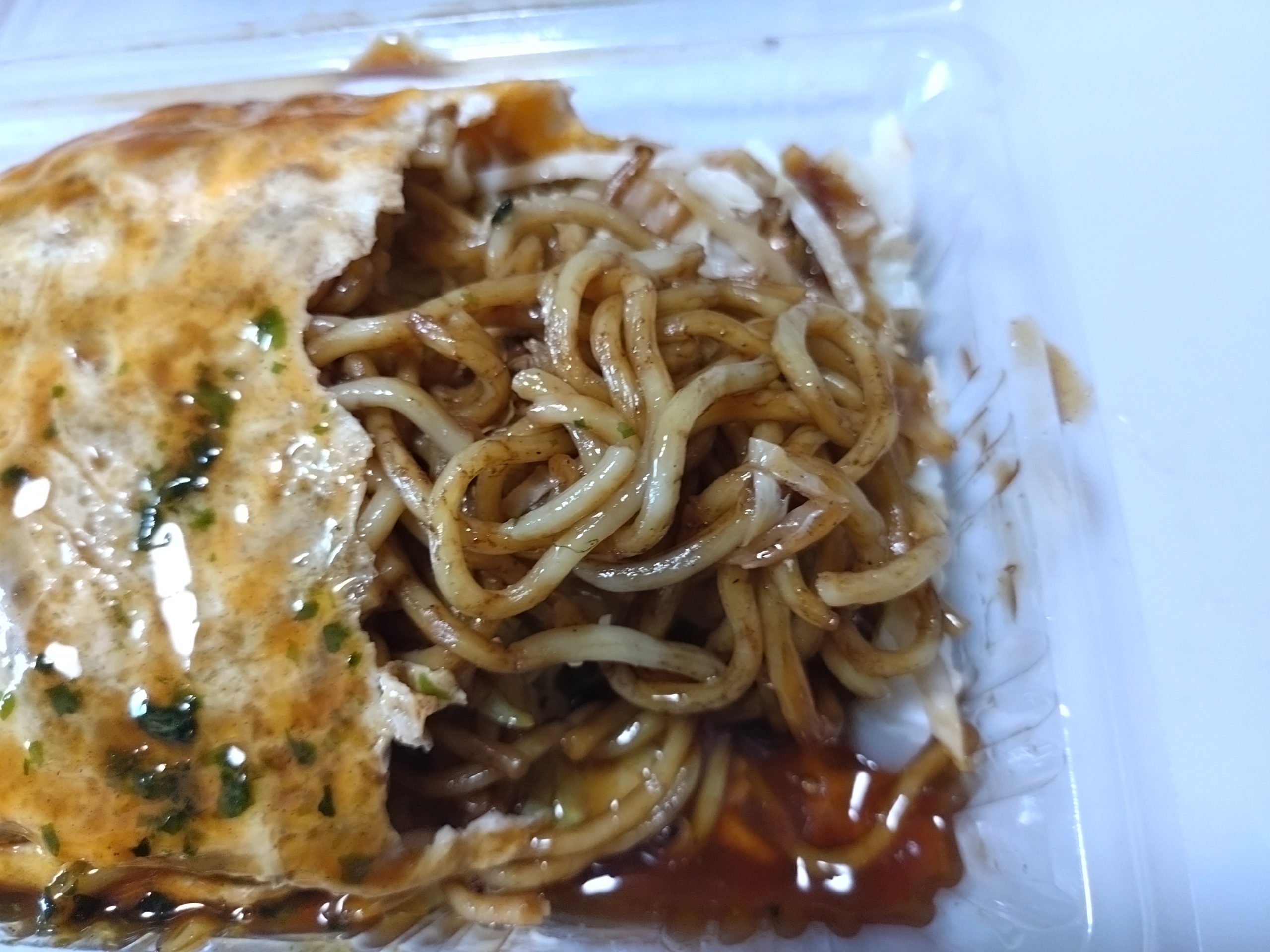 焼きそば入りのお好み焼き 焼きそば入りのお好み焼き