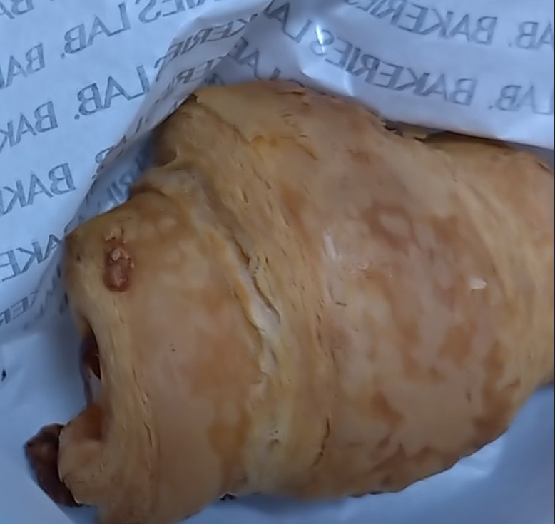 BAKERIES LAB のハムチーズクロワッサン
