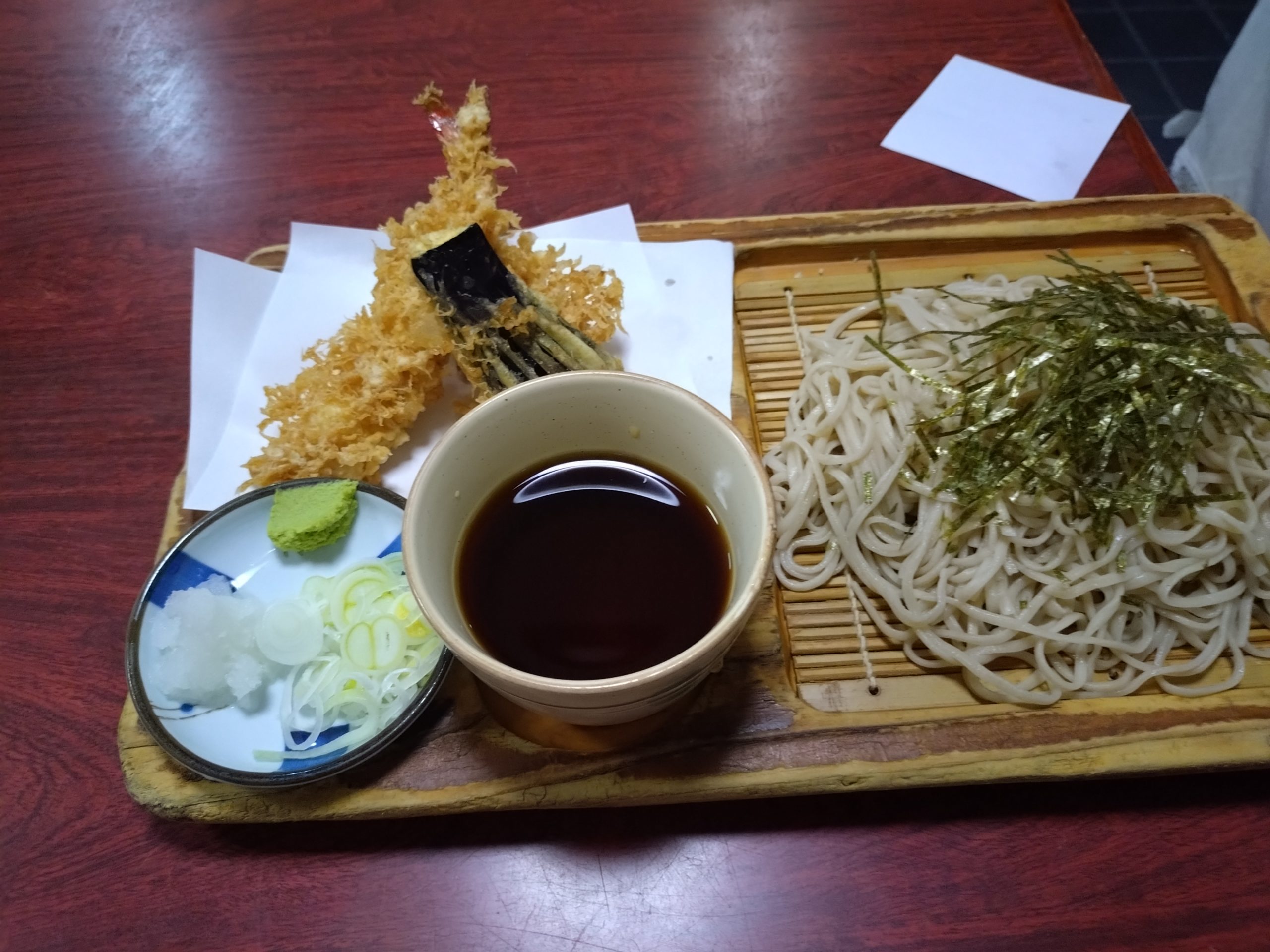 日乃出庵で注文した天ざるそばの全体