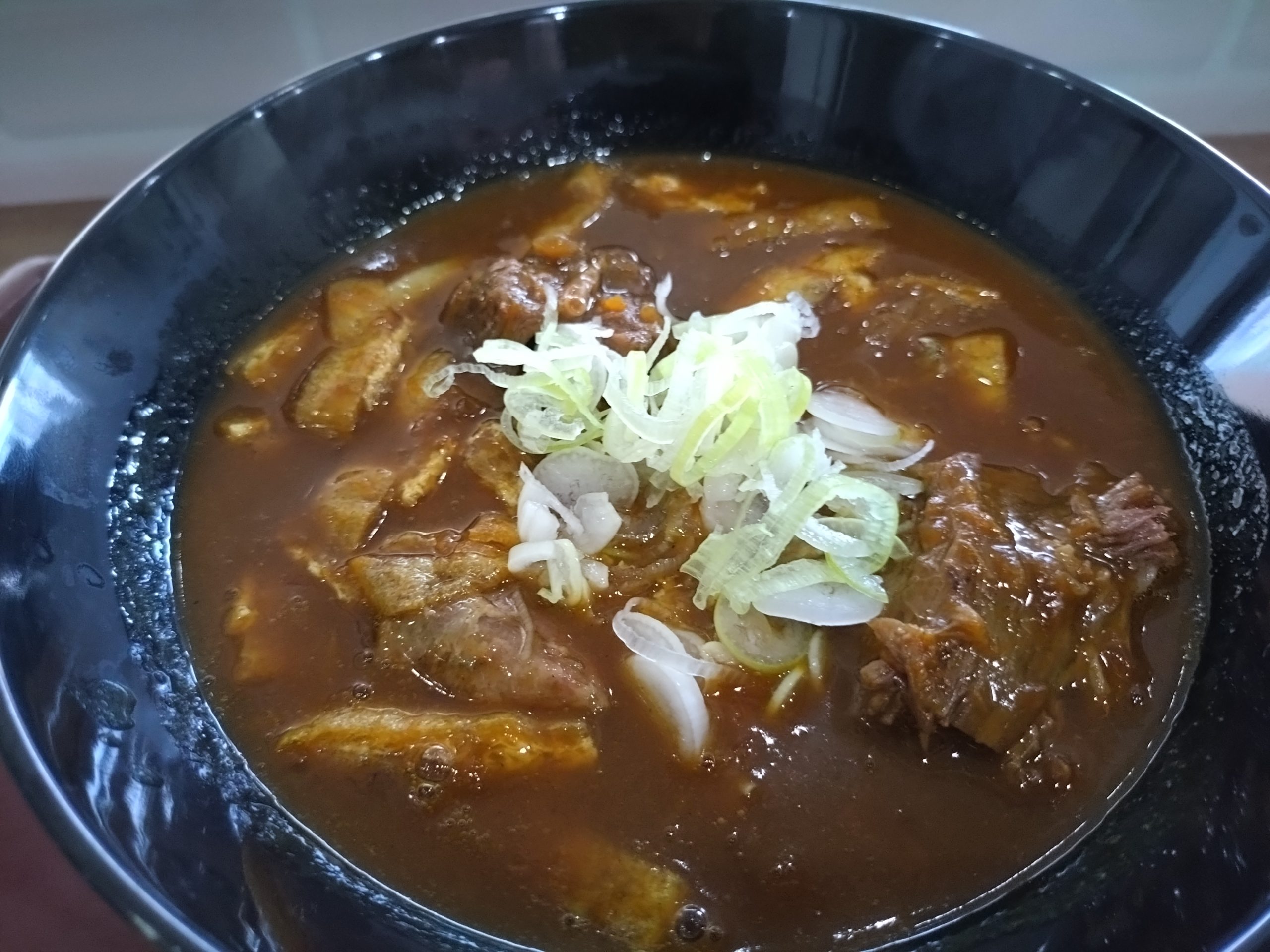 豊橋牛タンカレーうどん全景別角度